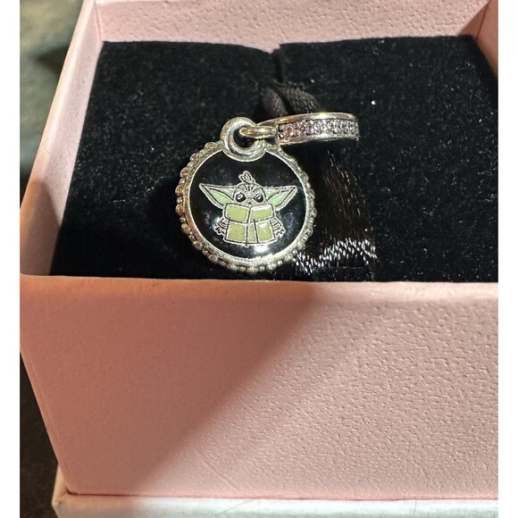 PANDORA DISNEY PARKS CHARM GROGU DANGLE THE CHILD STAR WARS MANDALORIAN SERIES - Picture 2 of 4